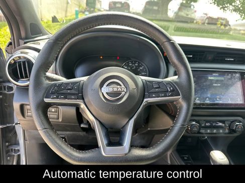 Used 2024 Nissan Kicks SR w/ SR Premium Package FWD image 10