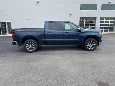 Used 2023 Chevrolet Silverado 1500 LT AWD/4WD image 8