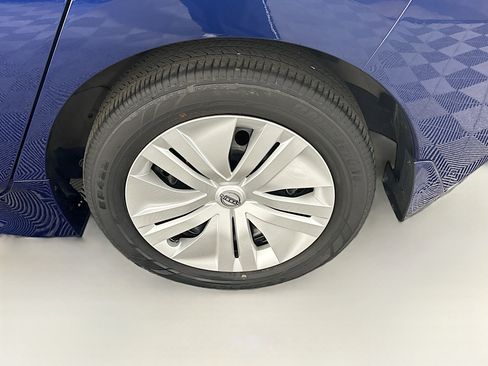 Used 2024 Nissan Leaf S FWD image 11