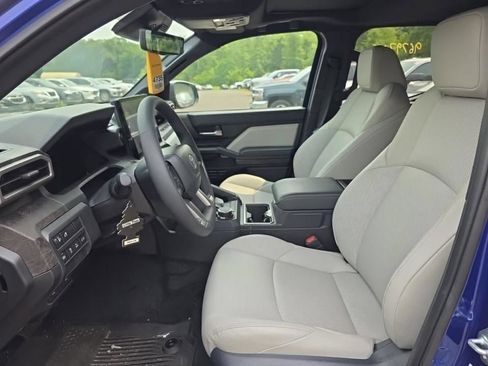 Used 2025 Toyota Tacoma Limited AWD/4WD image 9