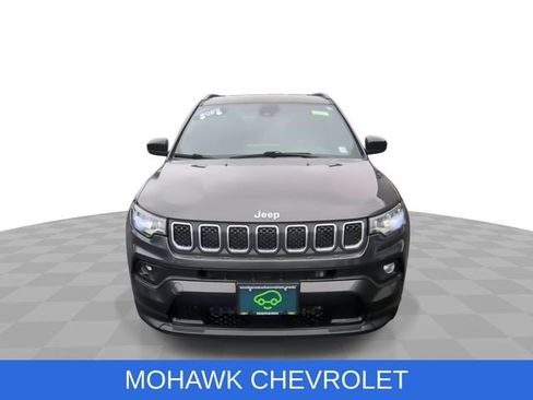 Used 2023 Jeep Compass Latitude AWD/4WD image 3
