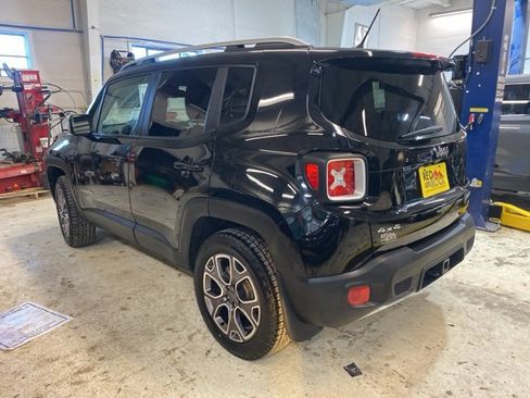 Used 2017 Jeep Renegade Limited image 4