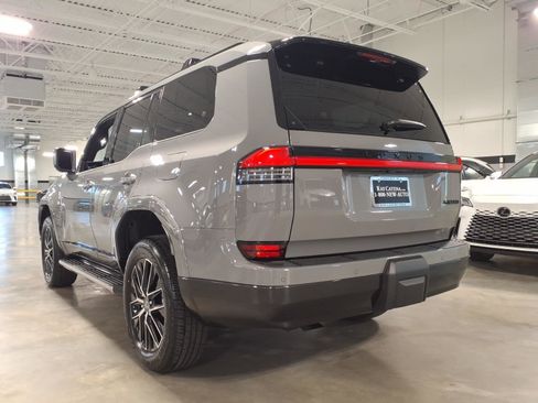 New 2026 Lexus GX 550 image 14