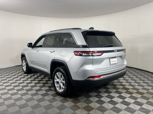 Used 2023 Jeep Grand Cherokee Limited RWD image 16
