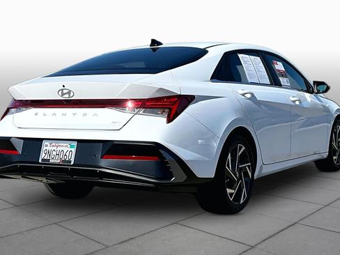 Used 2024 Hyundai Elantra Limited FWD image 12