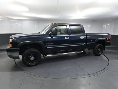 Used 2005 Chevrolet Silverado 2500 LS w/ Heavy-Duty Power Package AWD/4WD image 10