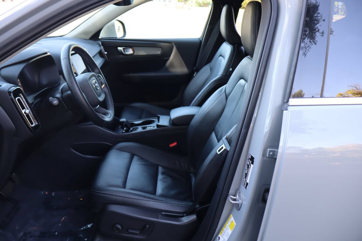 Used 2024 Volvo XC40 B5 Core w/ Protection Package Premier AWD/4WD image 19