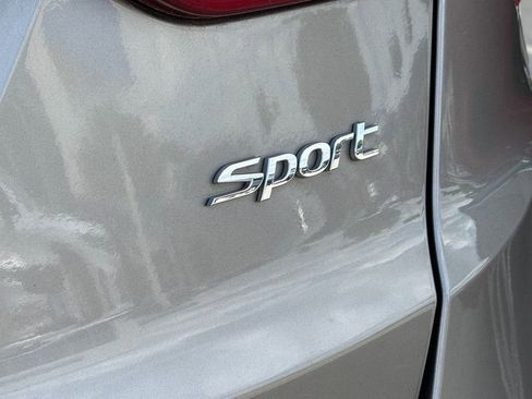 Used 2018 Hyundai Santa Fe Sport w/ 2.4L Value Package 02 FWD image 9