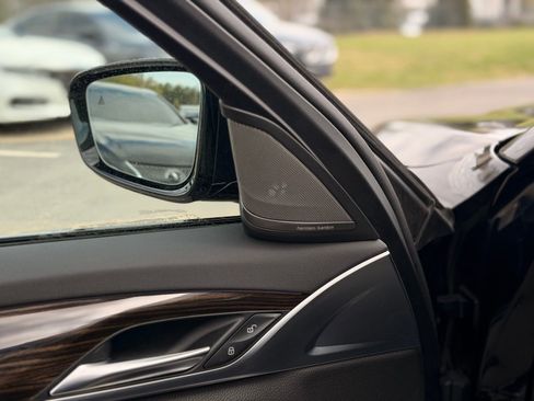 Used 2019 BMW 540i w/ M Sport Package image 19