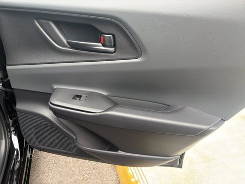 New 2027 Toyota Prius LE FWD image 21