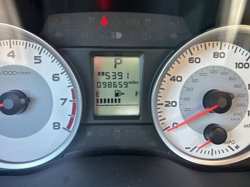 Used 2014 Subaru Impreza 2.0i Premium AWD/4WD image 10