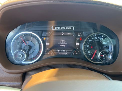 Used 2019 RAM 2500 Laramie AWD/4WD image 32