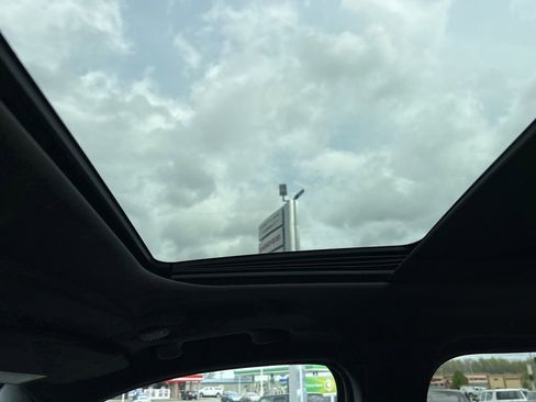 Used 2024 Jeep Grand Cherokee Altitude image 30