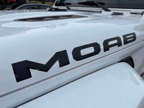 Used 2019 Jeep Wrangler Unlimited Sahara w/ Quick Order Package 24M Moab image 14