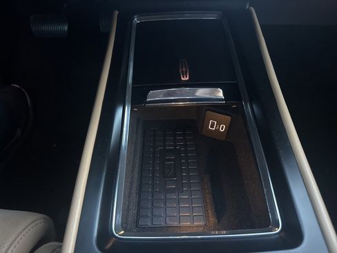 Certified 2023 Lincoln Corsair Reserve w/ Equipment Group 202A image 33