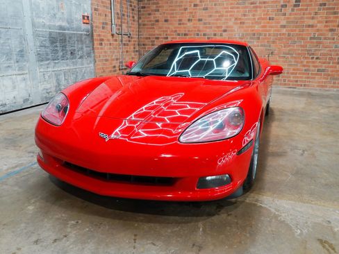 Used 2006 Chevrolet Corvette Coupe w/ Preferred Equipment Group RWD image 6
