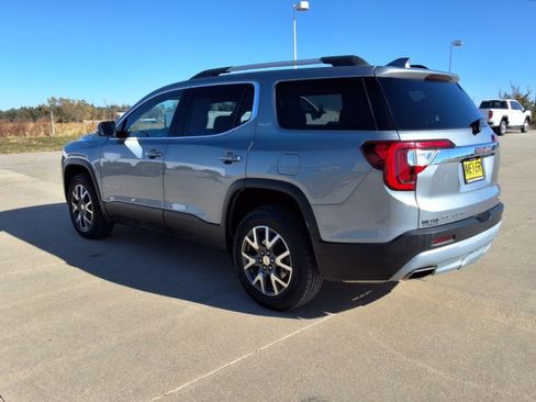 Used 2023 GMC Acadia SLE w/ Driver Convenience Package image 6