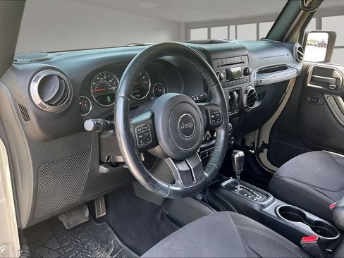 Used 2018 Jeep Wrangler Sport AWD/4WD image 15