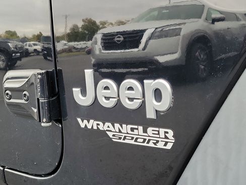 Used 2020 Jeep Wrangler Sport image 12