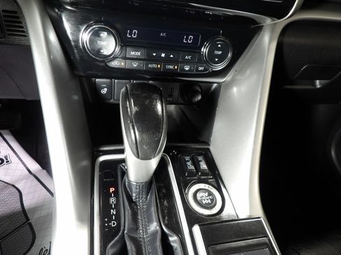 Used 2019 Mitsubishi Eclipse Cross SE AWD/4WD image 11