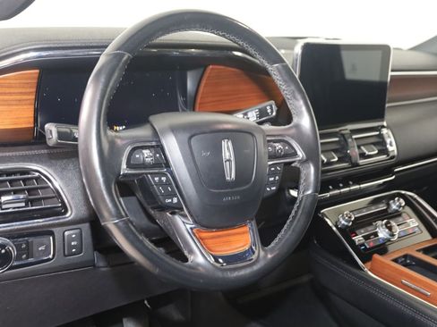 Used 2020 Lincoln Navigator Reserve AWD/4WD image 6