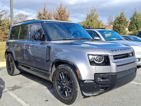 Used 2024 Land Rover Defender 110 X-Dynamic SE image 3
