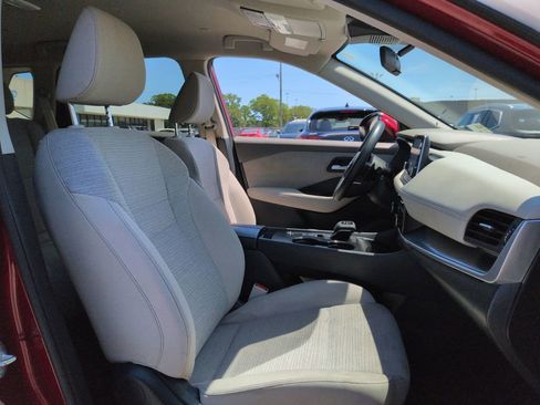 Used 2023 Nissan Rogue SV image 30