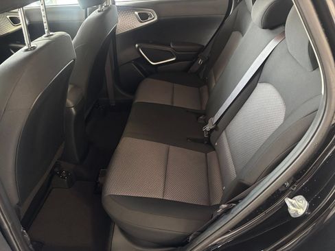 Used 2025 Kia Soul LX w/ LX Technology Package FWD image 23