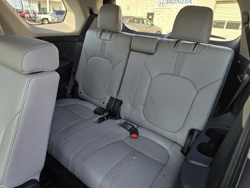 New 2025 Honda Pilot EX-L image 10