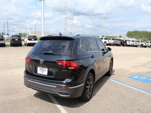 Used 2022 Volkswagen Tiguan SE AWD/4WD image 5