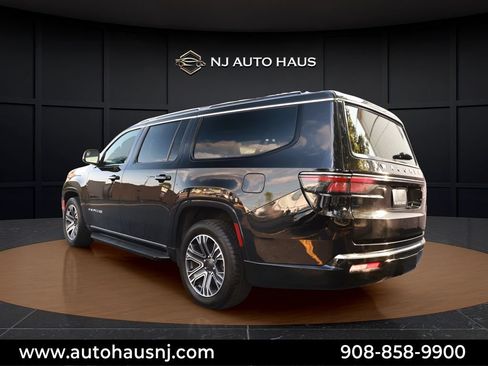 Used 2024 Jeep Wagoneer L Series II AWD/4WD image 14