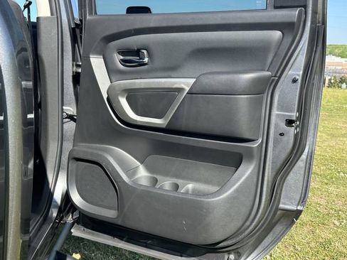 Certified 2024 Nissan Titan SV w/ SV Convenience Package image 17