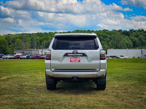 Used 2019 Toyota 4Runner TRD Off-Road Premium AWD/4WD image 4