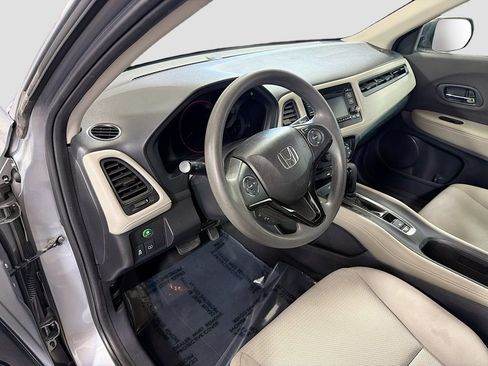 Used 2019 Honda HR-V LX image 11
