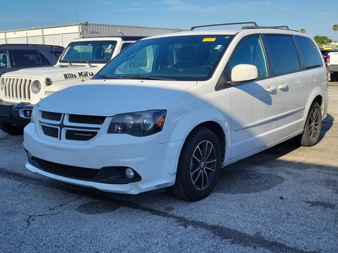 Used 2016 Dodge Grand Caravan R/T FWD image 3