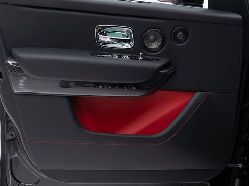 New 2026 Rolls-Royce Cullinan Black Badge image 12