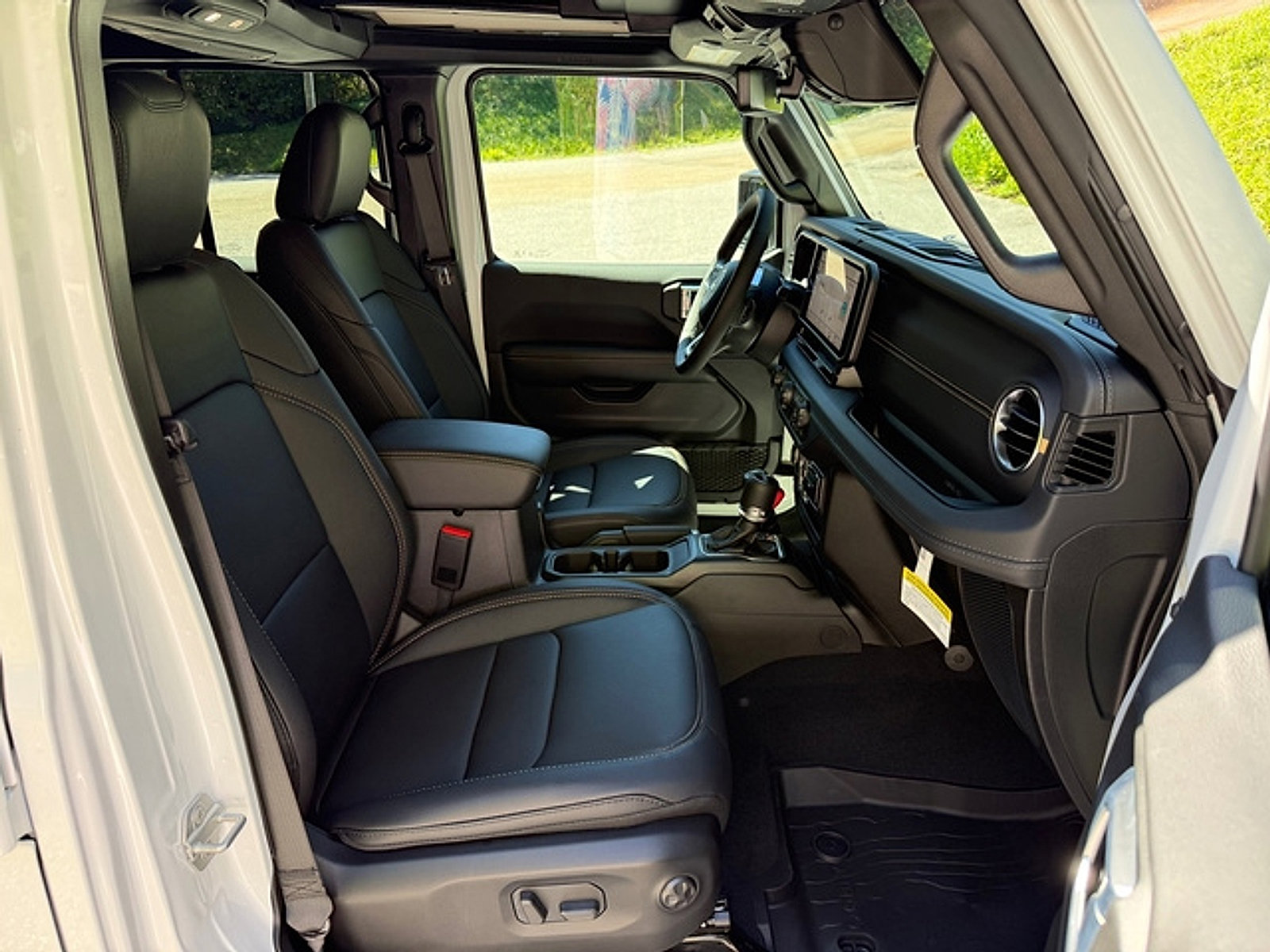New 2027 Jeep Wrangler Unlimited Sahara AWD/4WD image 18