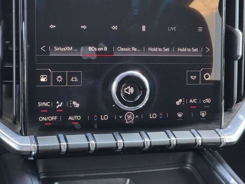 Used 2025 GMC Acadia Elevation w/ Elevation Premium Package FWD image 6