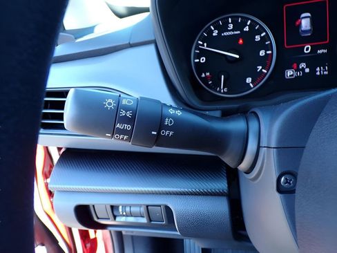 Certified 2025 Subaru Crosstrek 2.0i Premium image 25