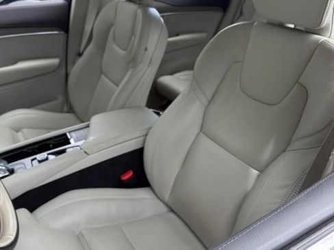 Used 2025 Volvo XC90 B6 Ultra w/ Lounge Package AWD/4WD image 5