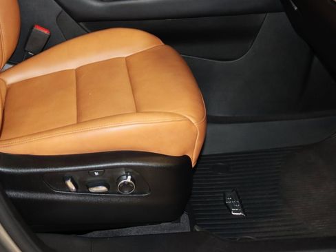 Used 2020 Cadillac XT4 Premium Luxury image 60