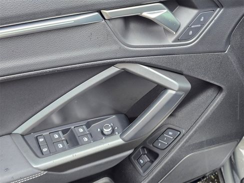 Used 2023 Audi Q3 2.0T Premium Plus image 23