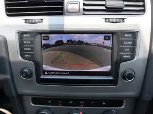 Used 2017 Volkswagen Golf S w/ Driver Assistance Package image 7