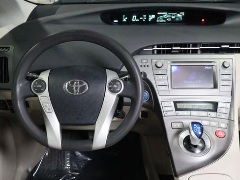 Used 2015 Toyota Prius Two image 16