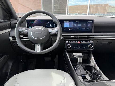 Used 2025 Hyundai Santa Cruz SEL image 16