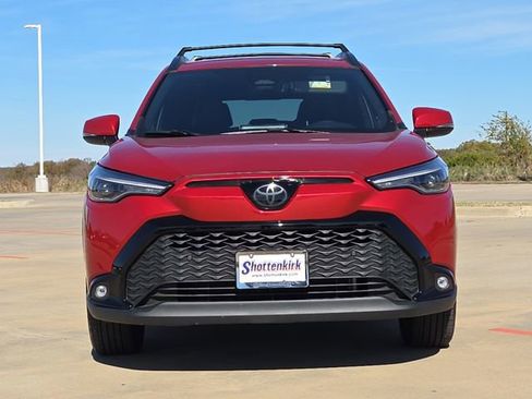 Used 2024 Toyota Corolla Cross AWD Hybrid w/ Convenience Package image 2