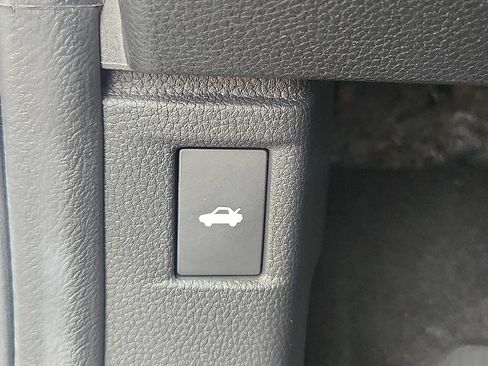 Certified 2025 Honda Accord LX image 22