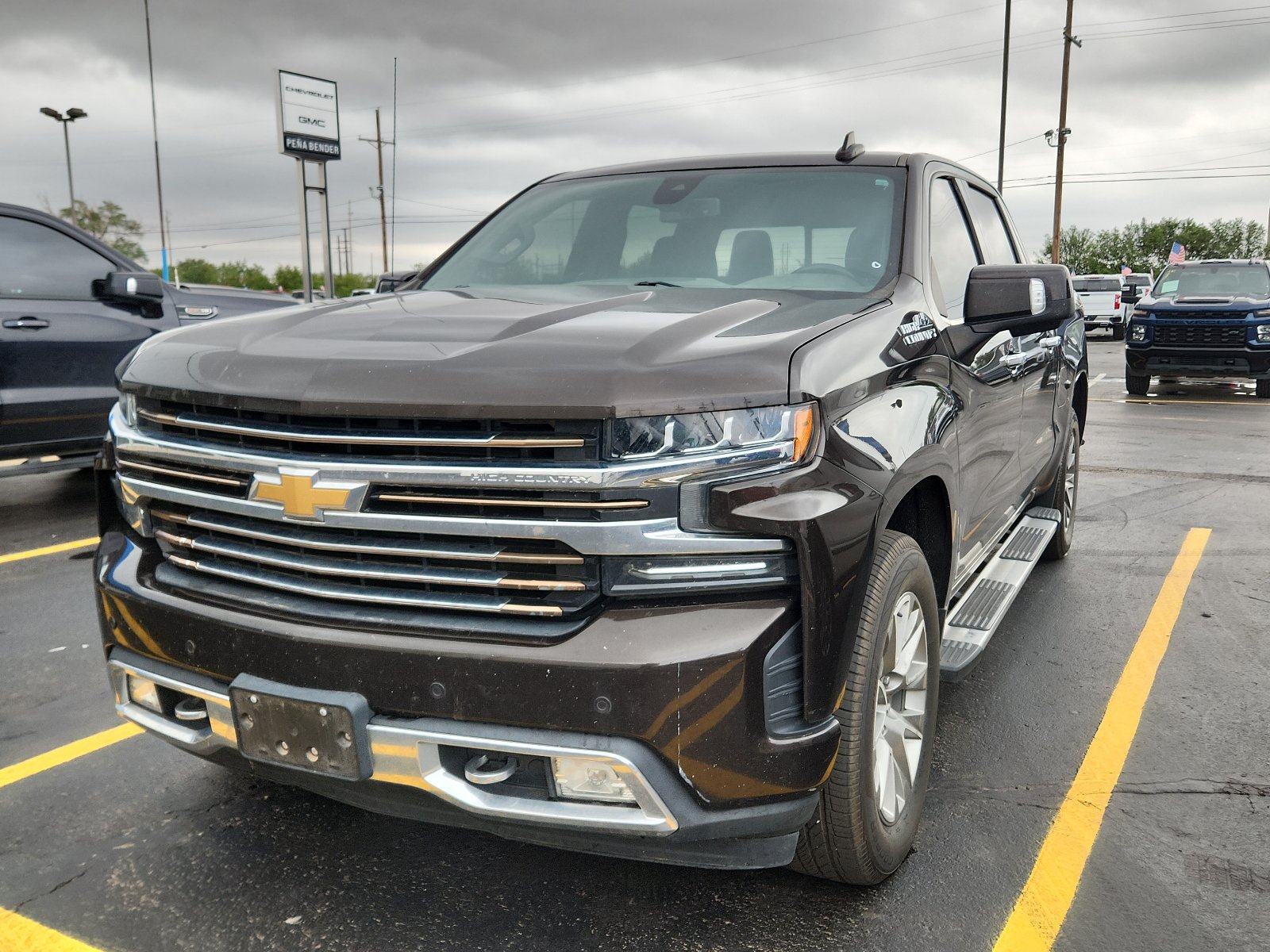 Used 2019 Chevrolet Silverado 1500 High Country w/ Safety Package II AWD/4WD image 1