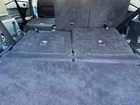 Used 2024 Ford Explorer XLT w/ Equipment Group 202A image 18