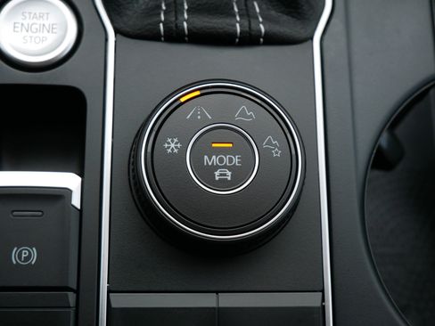 Certified 2023 Volkswagen Atlas SE image 30